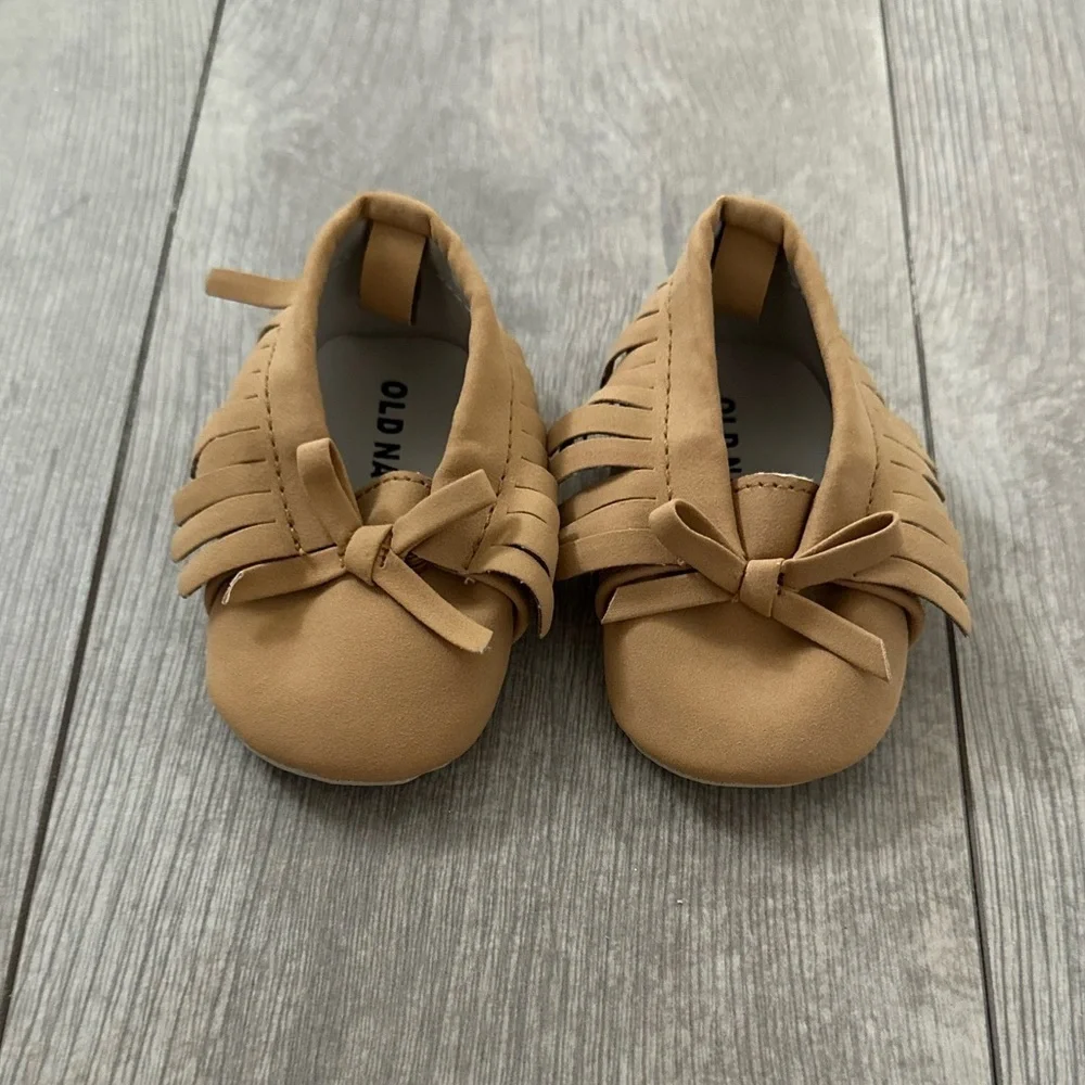 old navy tan moccasin booties baby girl 0-3 months never worn